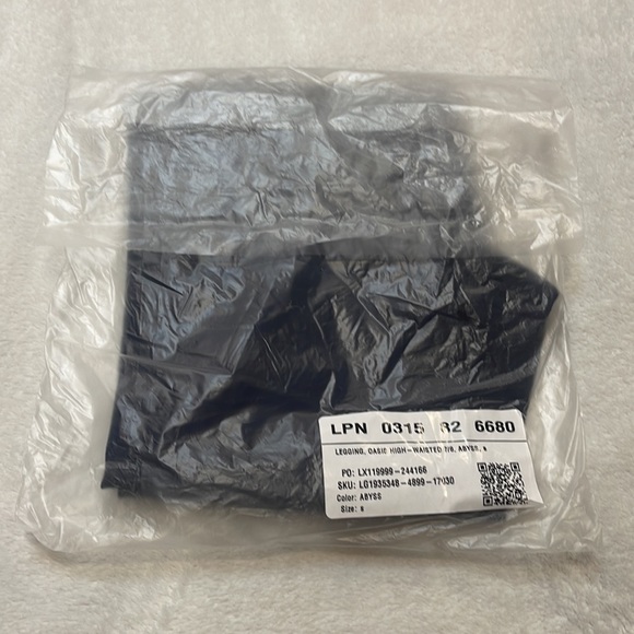 Woman’s Fabletics Leggings - Picture 5 of 10